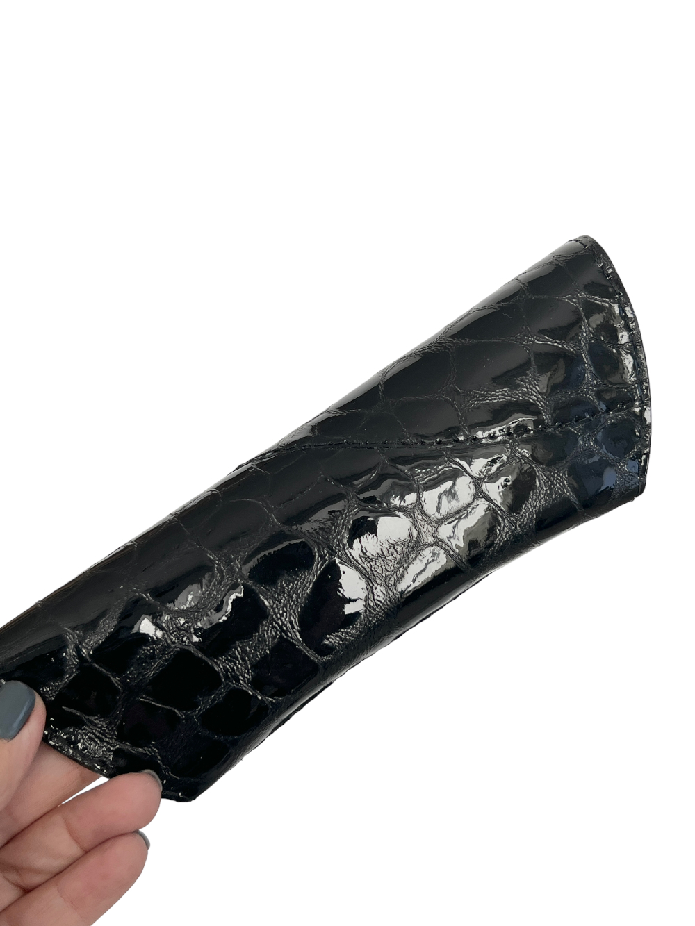 картинка кожаные  Футляр из натуральной кожи для очков. Черный крокодил, тиснение, роза от Ирины Берзиной